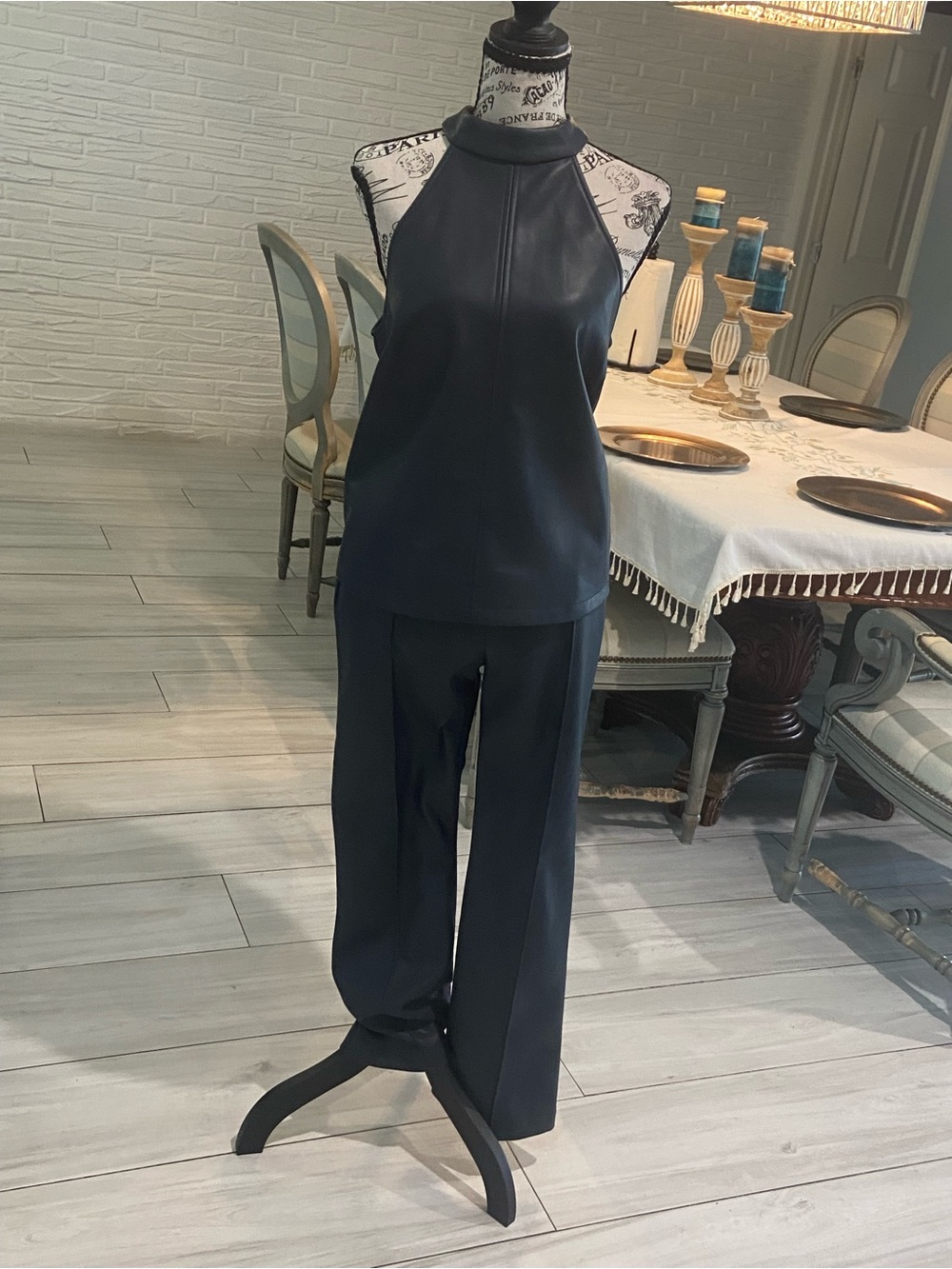 Fifteen Twenty Navy faux leather 2 piece set .Halter top y sigourney pant M